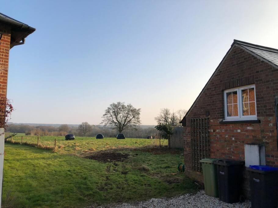 The Cowshed Apartment Salisbury Bagian luar foto