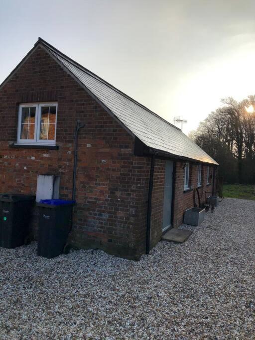 The Cowshed Apartment Salisbury Bagian luar foto