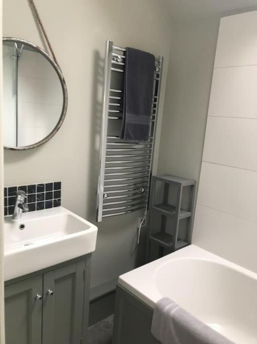 The Cowshed Apartment Salisbury Bagian luar foto